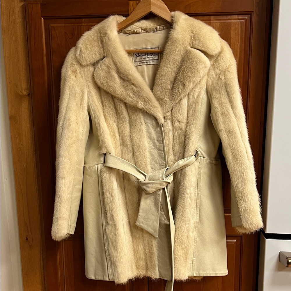 Luxurious winter white Women's vintage fur and leather coat